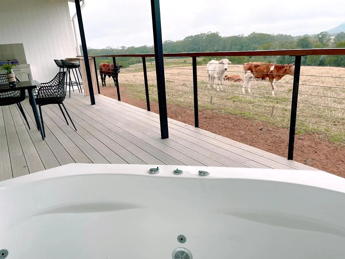 Seven Peaks Farm Stay Beerwah 0*,  Australia