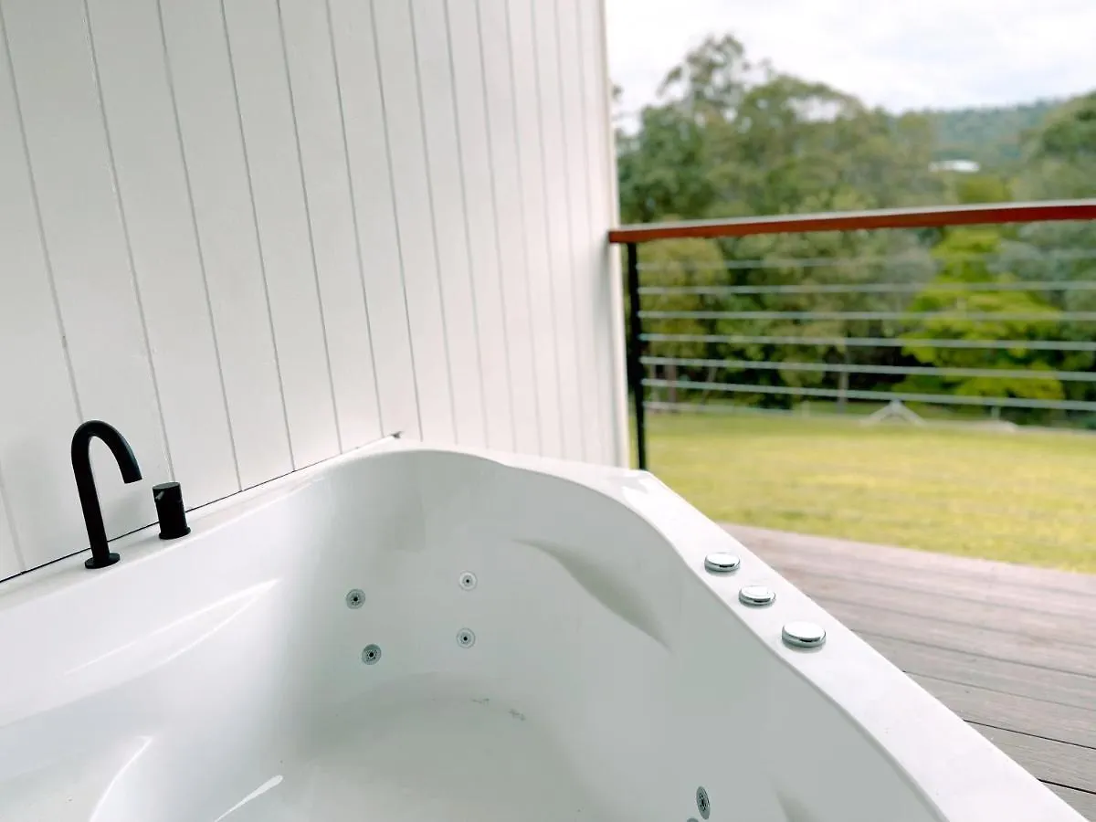 Seven Peaks Farm Stay Beerwah Australia