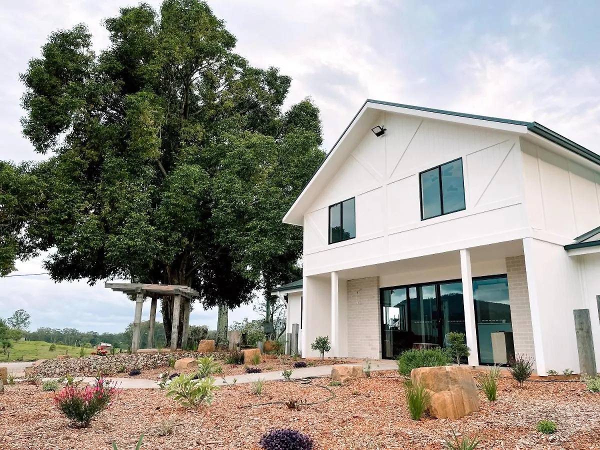Seven Peaks Farm Stay Beerwah Australia