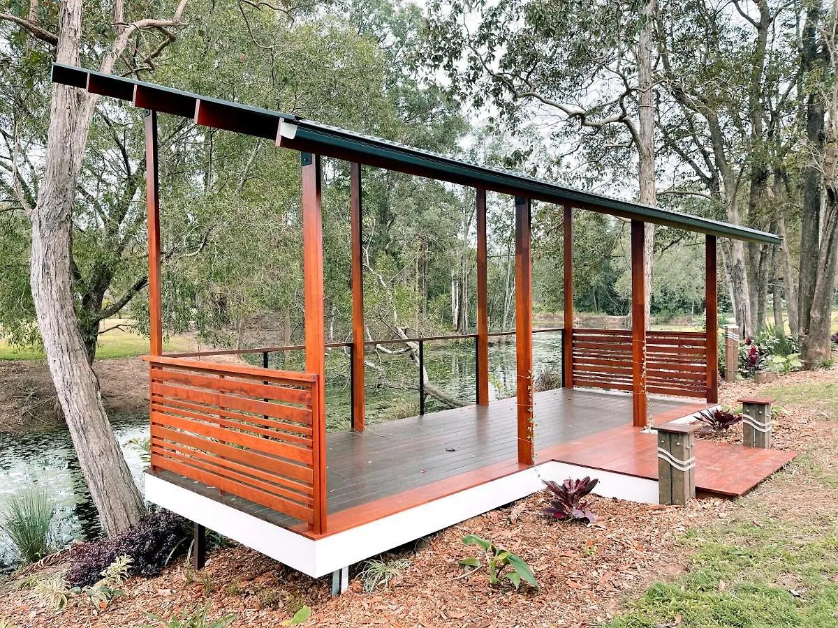Seven Peaks Farm Stay Beerwah 0*,